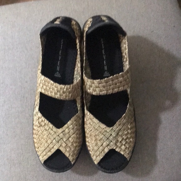 Steven By Steve Madden Black and Tan Woven Wedges - Picture 1 of 5